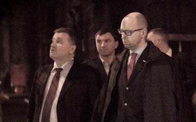 Торги по Кабміну: з'явилося відео прогулянки Яценюка після переговорів
