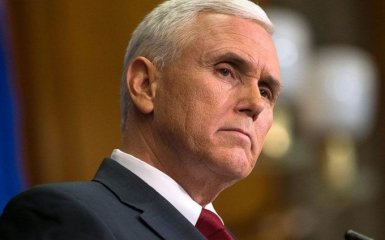 Віце-президент США побував на військовій базі біля кордону КНДР