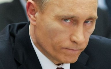 В Киеве "Путина" посадили на цепь: опубликовано фото