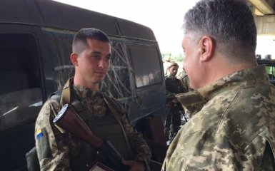 У Порошенко раскрыли детали его поездки на Донбасс и показали новые фото