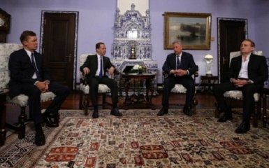 "Нам наплювати": кум Путіна та Бойко знову полетіли в РФ на "переговори"