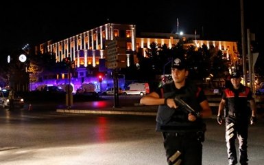 Попытка переворота в Турции: появились фото, видео и новые подробности