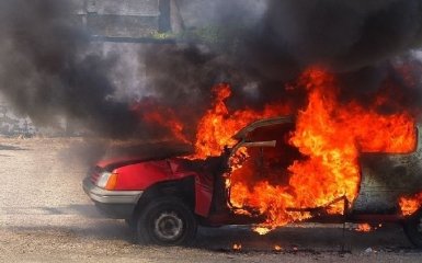 В Симферополе взорвался автомобиль с "помощником вице-премьера" Запорожской области