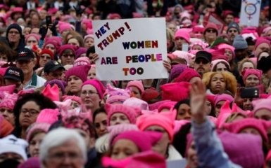 В США сотни тысяч людей вышли на "Марш женщин"