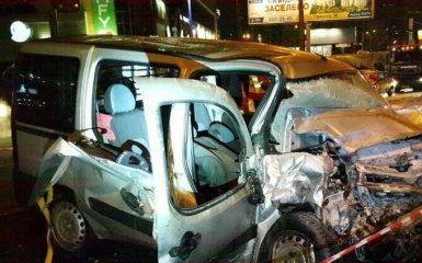В Киеве произошло страшное ДТП, много пострадавших: появились фото и видео