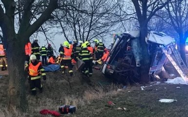 В Праге произошло серьезное ДТП, есть погибшие и десятки пострадавших: опубликовано видео