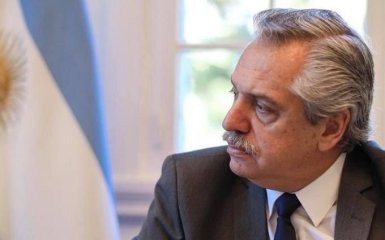 Президент Аргентини заразився коронавірусом після щеплення російським Супутником V