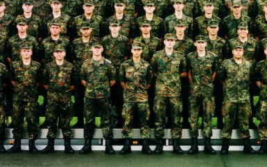 Полторак упевнений, що з контрактною армією війни не виграти