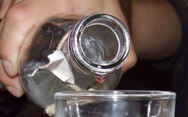 Хвиля смертей від сурогату в Україні: в Харкові пішли на особливі заходи