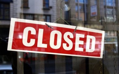 У Польщі прийняли скандальний закон про роботу магазинів