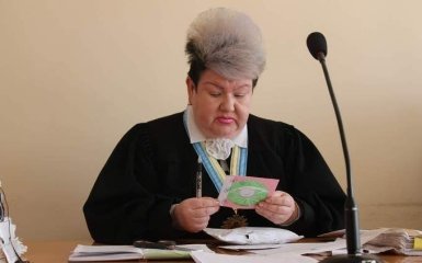 Красота - страшная сила: забавное фото украинской судьи взорвало соцсети