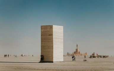 На Burning Man огнем "открыли" украинскую скульптуру — видео