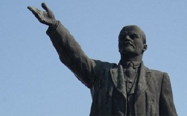 В России смешно отреставрировали памятник Ленину: опубликованы фото