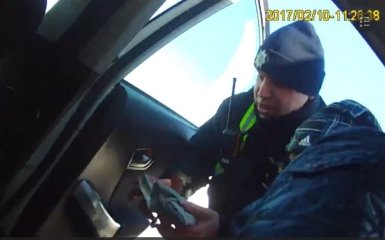 Копи, які рятують постраждалого в аварії, вразили мережу: з'явилося відео