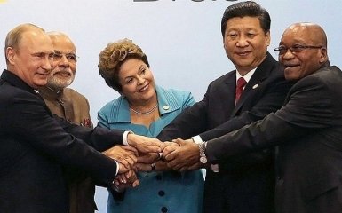 У кремлевского журналиста случился конфуз с фото Путина: в сети смеются