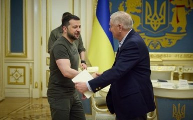 Американский сенатор назвал убийство россиян лучшей инвестицией США. В РФ отреагировали