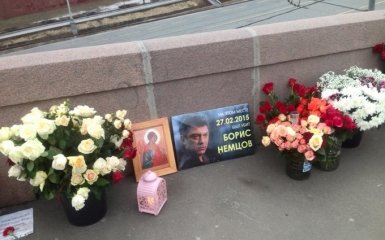 В Москве снова восстановили мемориал на мосту Немцова: опубликованы фото