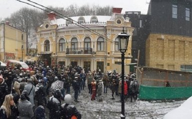 Появилось видео открытия скандального театра в Киеве