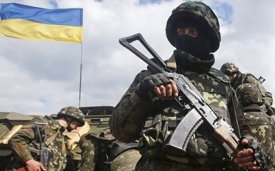 Обстрелы на Донбассе: у Порошенко назвали число раненых бойцов АТО