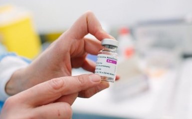 В ЄС заговорили про "очевидний" зв'язок між вакциною AstraZeneca і тромбами