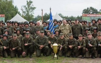 Порошенко решил по-настоящему закалить бойцов Нацгвардии