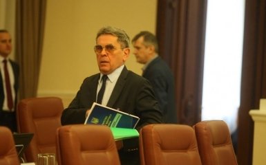 Глави МОЗ та Мінфіну подали у відставку - що відбувається