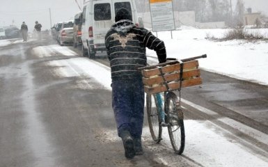 Из-за закрытия КПП Зайцево люди ходят по минному полю - Хуг