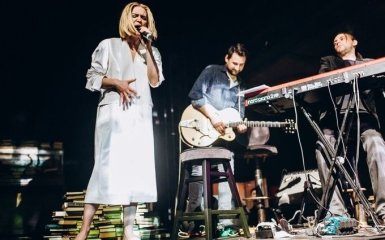 Завораживающий вокал Alloise и танцы KDT: в Киеве представили невероятное шоу RELATE