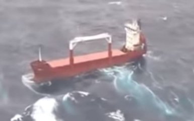 Українське судно зазнало аварії у морі - що відомо