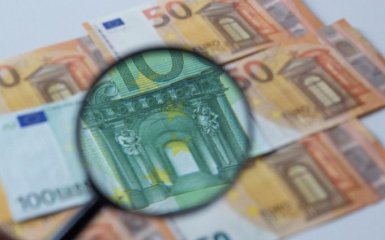 Курс валют на сьогодні 31 грудня: долар не змінився, евро не змінився
