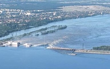 Войска РФ взорвали дамбу Каховской ГЭС. Зеленский созвал заседание СНБО