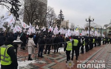 Под Радой вспыхнули столкновения во время протеста ФЛП