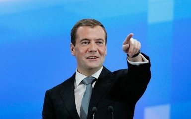 Фантазии и постановка трюков: Госдума не будет проверять информацию о коррупции Медведева