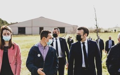 Навколо команди Макрона спалахнув гучний скандал