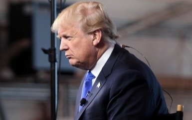 Скандал набирает обороты: еще один разведчик США готовит жалобу на Трампа по Украине