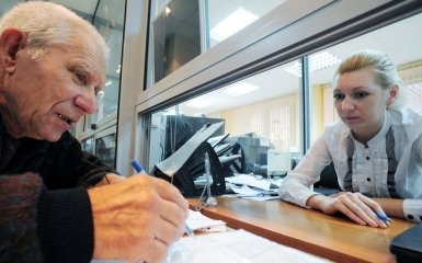 Переселенцев-пенсионеров сделают зависимыми от почтальонов