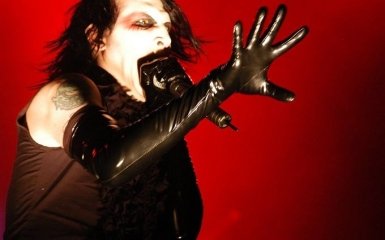 Мэрилин Мэнсон сдался полиции после громкого скандала