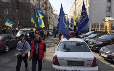 Автомайдан открестился от людей под Администрацией Порошенко