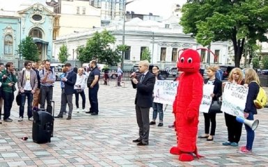 Под Радой свистнул рак: опубликованы фото и видео