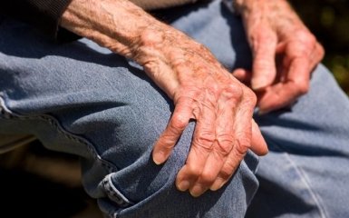 Вчені заявили про новий напрямок пошуку лікування хвороби Паркінсона