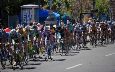 Сьогодні у Києві та за містом перекриють низку вулиць через проведення велогонки