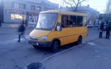 На Донбассе взорвали гранатой маршрутку: фото с места событий