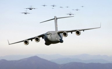 США направили до кордону Росії військовий літак: що сталося