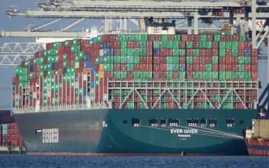 Єгипет заарештував до компенсації судно, що блокувало Суецький канал