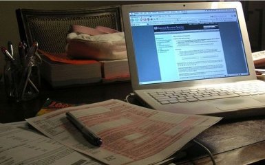 Е-декларирование в Украине запущено, а у Гройсмана похвастались электронным документооборотом