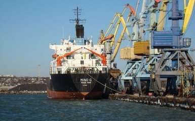 РФ заявила про відкриття двох коридорів для іноземних кораблів з портів України