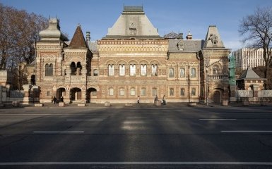 Посольства Фінляндії та Франції у РФ отримали пакунки з кістками та порошком