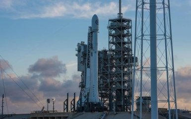 Space X здійснила успішний запуск ракети Falcon 9 із супутником-шпіоном: з'явилось яскраве відео