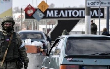 Военные РФ угрожают жителям оккупированной части Запорожья голодом из-за отказа от российских паспортов