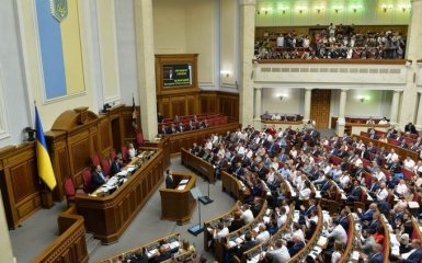 Сюрприз депутатам: Разумков увеличил присутствие журналистов в Раде